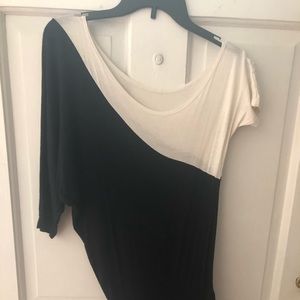 Woman’s black /white tee with belt